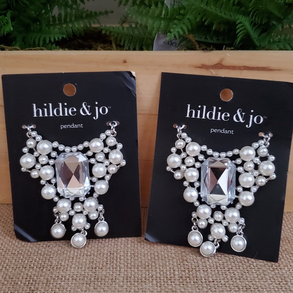 Pearl gemstone pendants